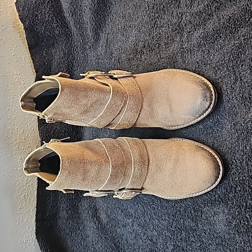 Dolce Vita Distressed Suede Triple Buckle Boots Size 6 Worn Once